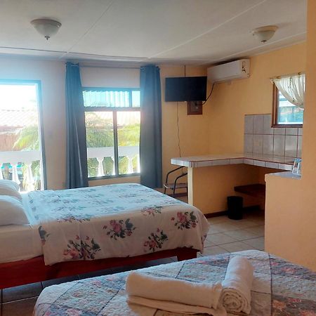 Hospedaje Quepos Zewnętrze zdjęcie